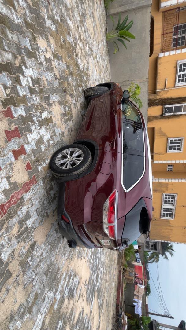 
								Just touch down!!! Distress 2015 Toyota Highlander  📍Lagos 💰23M full									