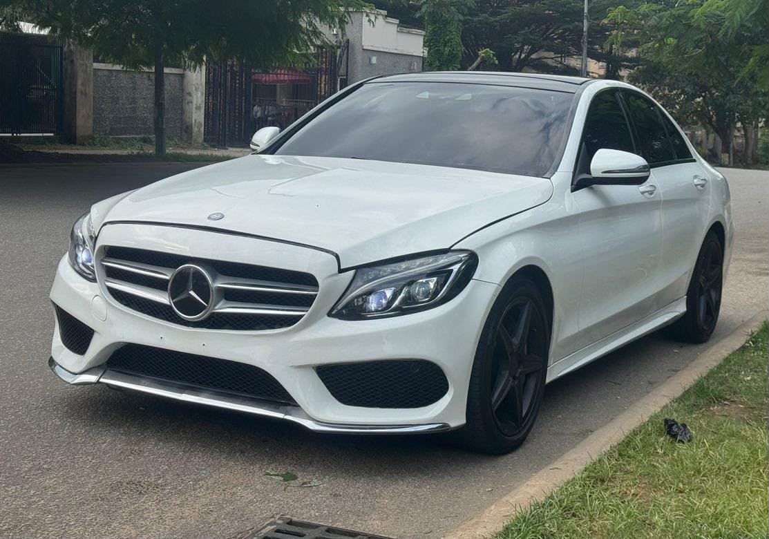 
								Distress!!  MERCEDES BENZ C450  Fullest Option 2016 ₦24.5M   Duty Fully Paid Reg. Slightly Used full									
