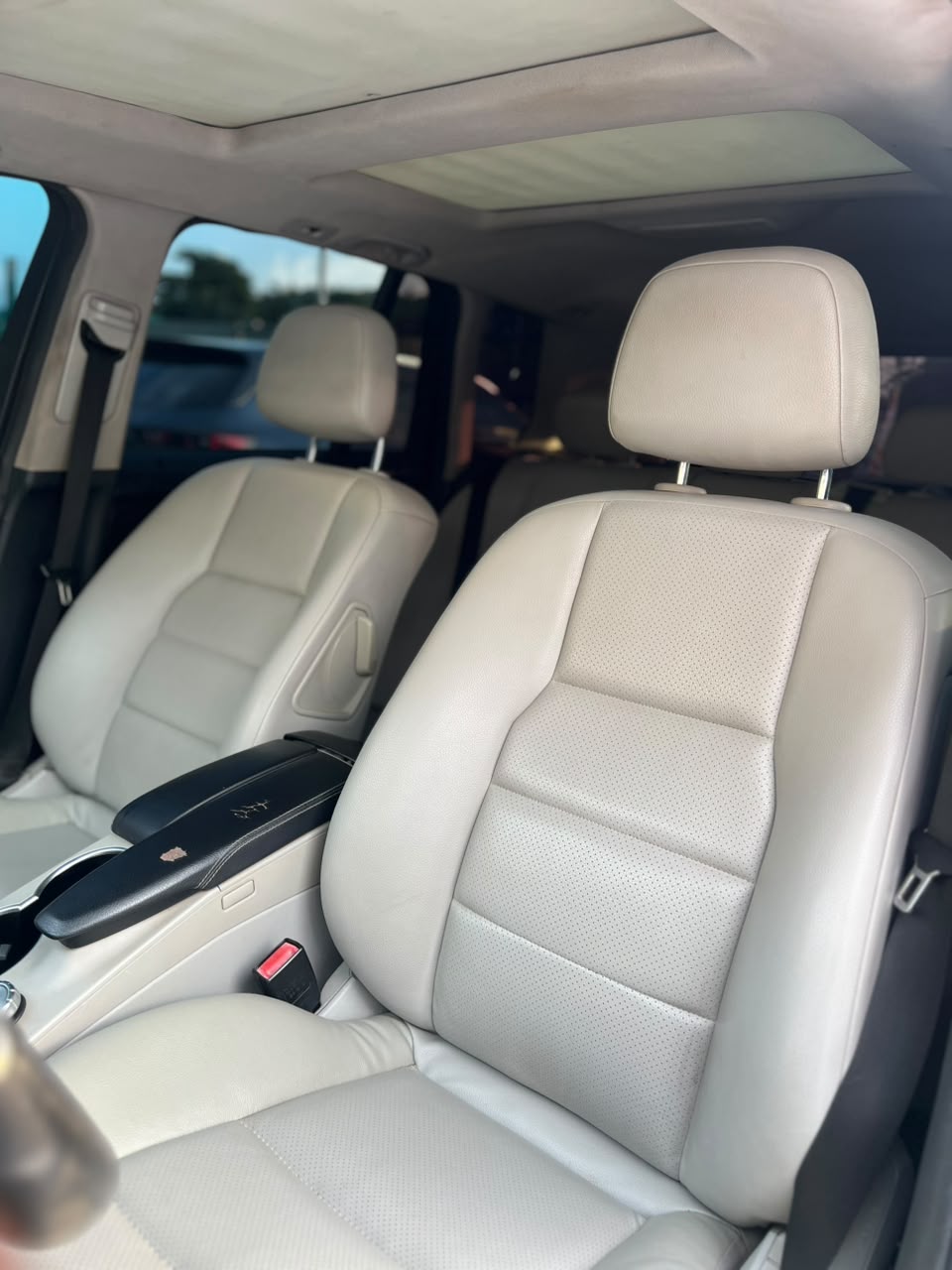 
								Neatly Used 2014 Mercedes-Benz GLK 350 Buy and drive 💰 Price: ₦12.5 Million 📍Location: Abuja full									