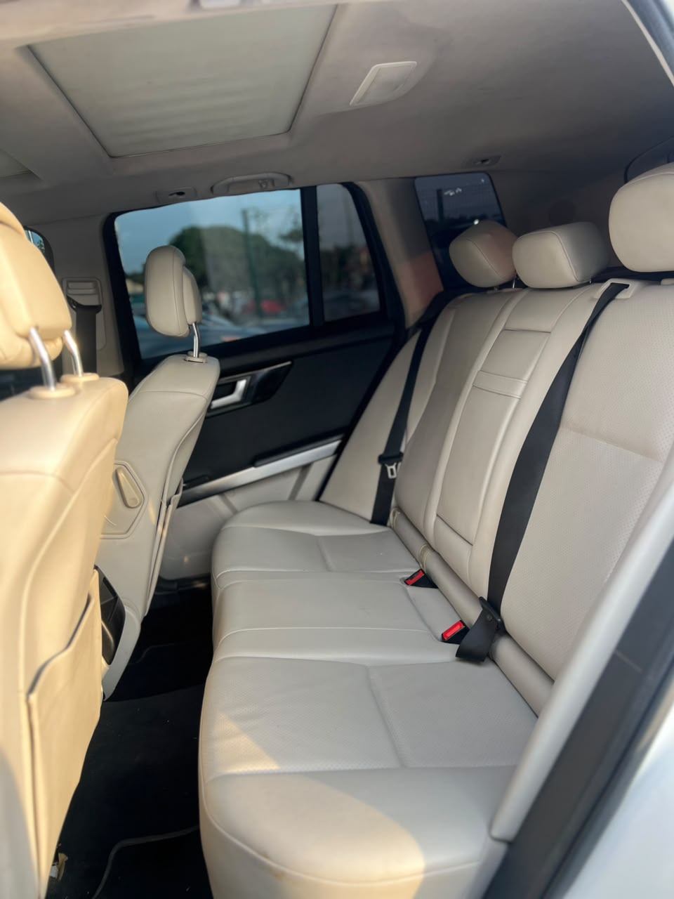 
								Neatly Used 2014 Mercedes-Benz GLK 350 Buy and drive 💰 Price: ₦12.5 Million 📍Location: Abuja full									