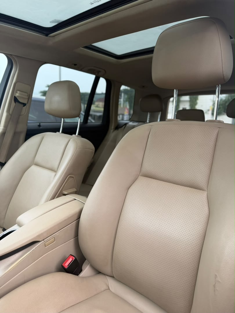 
								BELGIUM GRADE 2011 MERCEDES GLK IN PRISTINE CONDITION  PRICE: 9M full									