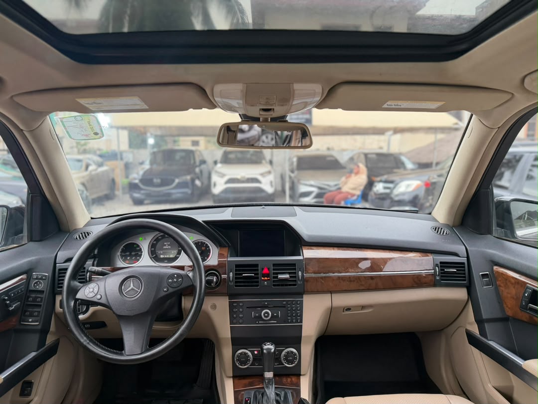 
								BELGIUM GRADE 2011 MERCEDES GLK IN PRISTINE CONDITION  PRICE: 9M full									