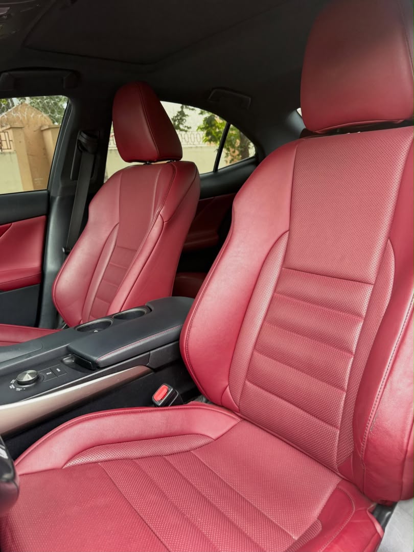 
								Foreign use Luxus is 250 Fsport 2015 model….17m full									
