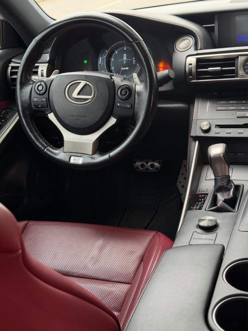 
								Foreign use Luxus is 250 Fsport 2015 model….17m full									