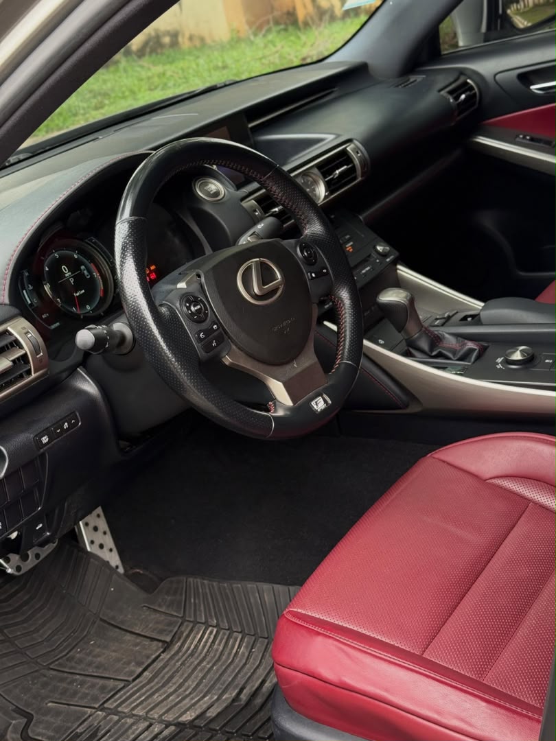 
								Foreign use Luxus is 250 Fsport 2015 model….17m full									