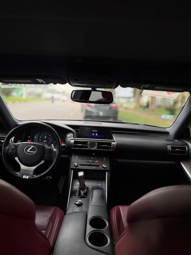 
								Foreign use Luxus is 250 Fsport 2015 model….17m full									