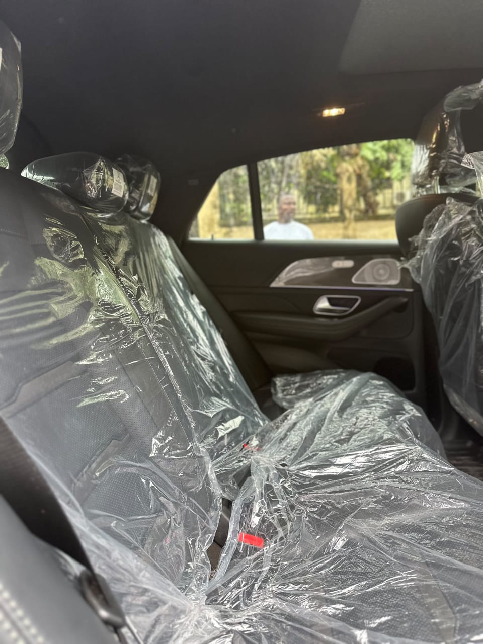 
								Giveaway Deal‼️‼️‼️ (84k Mileage) Grade A Foreign Used 2021 Mercedes Benz Gle53 (AMG) car is in pristine condition fullest option (360% Cam, Keyless, Full Pano Roof, Power Booth and more) with full paid 2026 entry duty going for just 135M slightly negotiable with me (Moveable) Lugbe Abuja📍 ZERO CHAIN DEAL full									