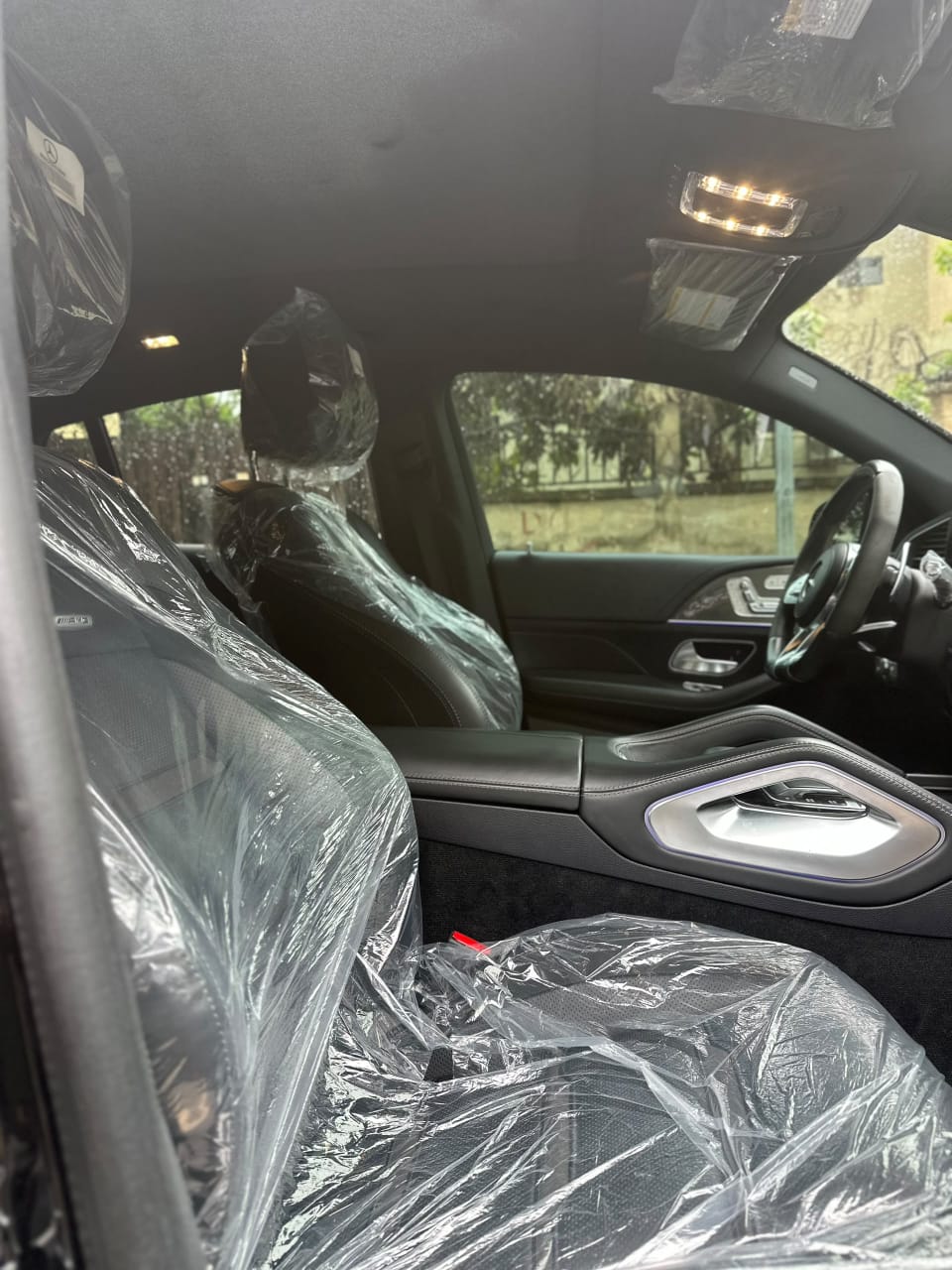 
								Giveaway Deal‼️‼️‼️ (84k Mileage) Grade A Foreign Used 2021 Mercedes Benz Gle53 (AMG) car is in pristine condition fullest option (360% Cam, Keyless, Full Pano Roof, Power Booth and more) with full paid 2026 entry duty going for just 135M slightly negotiable with me (Moveable) Lugbe Abuja📍 ZERO CHAIN DEAL full									