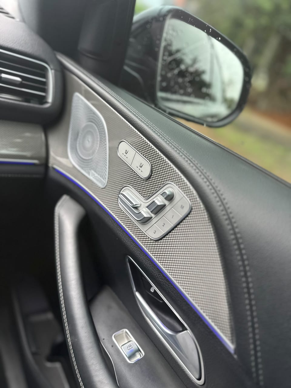
								Giveaway Deal‼️‼️‼️ (84k Mileage) Grade A Foreign Used 2021 Mercedes Benz Gle53 (AMG) car is in pristine condition fullest option (360% Cam, Keyless, Full Pano Roof, Power Booth and more) with full paid 2026 entry duty going for just 135M slightly negotiable with me (Moveable) Lugbe Abuja📍 ZERO CHAIN DEAL full									