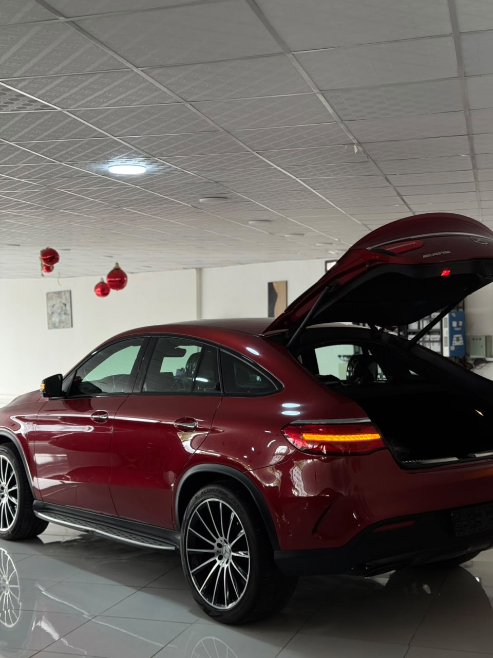 
								Foreign used 2019 GLE 43   Accident free Clean title  Original custom duty  Going for 80m  Abuja deal full									