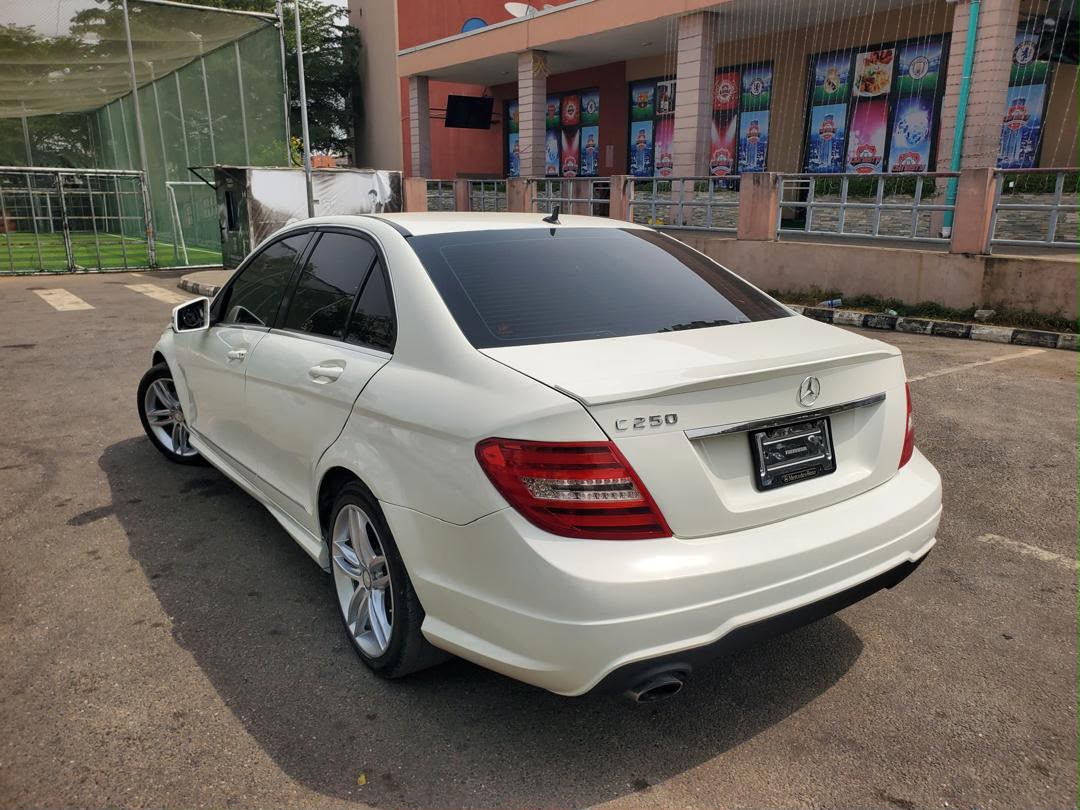 
								Direct Belgium 🇧🇪 ‼️ 2012 C250 Accident free 11m full									