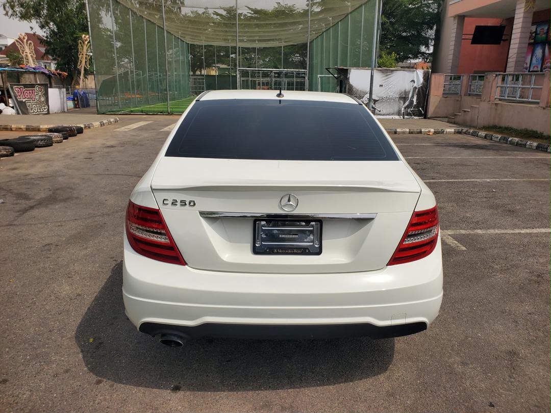 
								Direct Belgium 🇧🇪 ‼️ 2012 C250 Accident free 11m full									