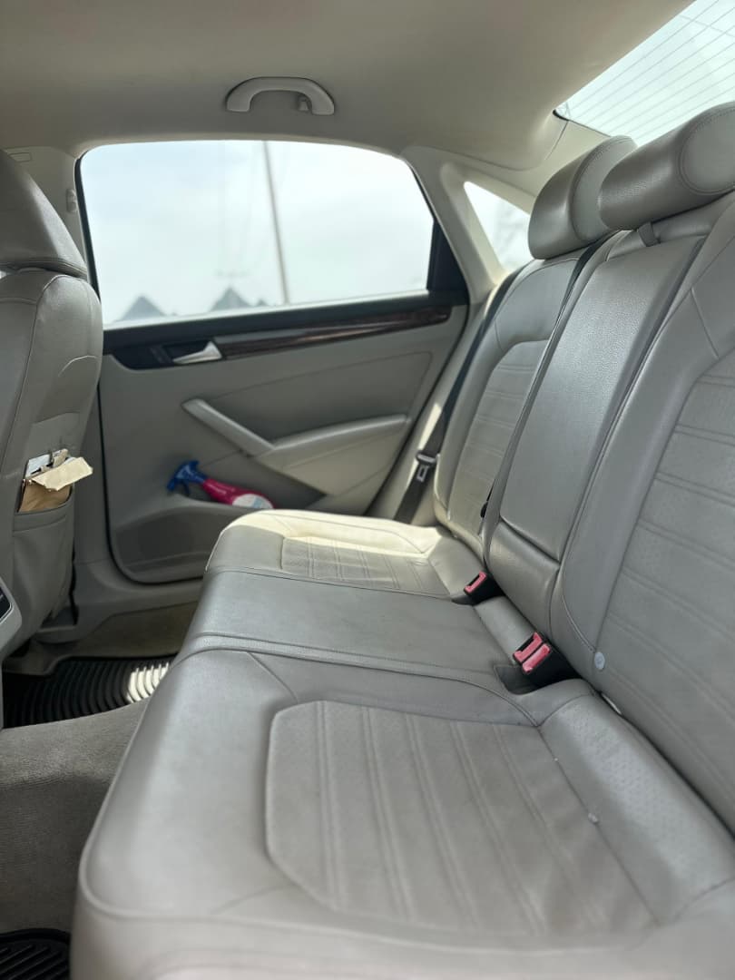 
								Good Deal‼️‼️‼️ Grade A (Carefully Used) 2013 Volkswagen Passat (Se) car is in pristine condition(Nothing To Fix) Sunroof with original duty going for just 7m Net with me Lugbe Abuja📍 ZERO CHAIN DEAL full									