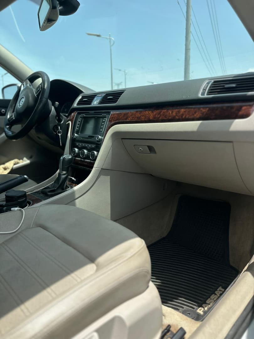 
								Good Deal‼️‼️‼️ Grade A (Carefully Used) 2013 Volkswagen Passat (Se) car is in pristine condition(Nothing To Fix) Sunroof with original duty going for just 7m Net with me Lugbe Abuja📍 ZERO CHAIN DEAL full									
