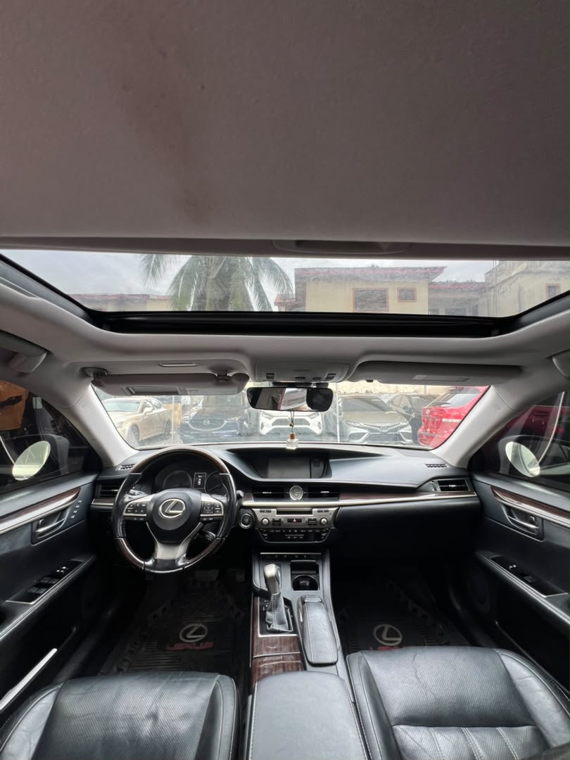 
								Clean Nigerian used 2016 Lexus ES 350. Buy and drive. 📍Abuja 💰₦16.5 Million full									