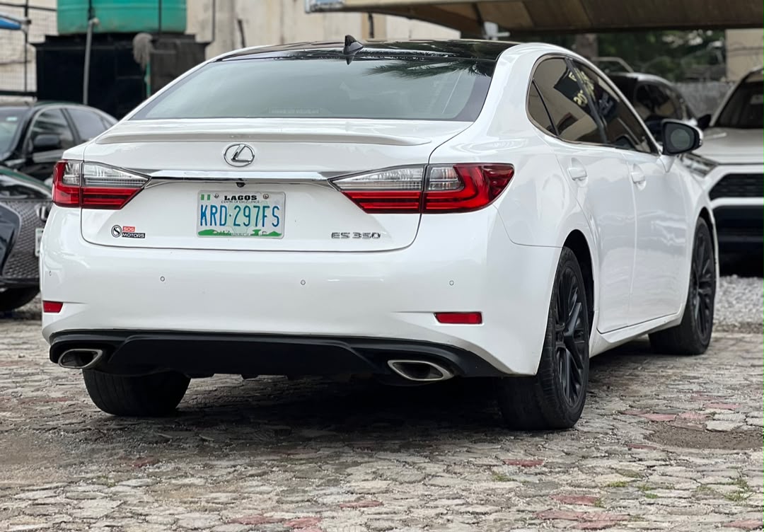 
								Clean Nigerian used 2016 Lexus ES 350. Buy and drive. 📍Abuja 💰₦16.5 Million full									