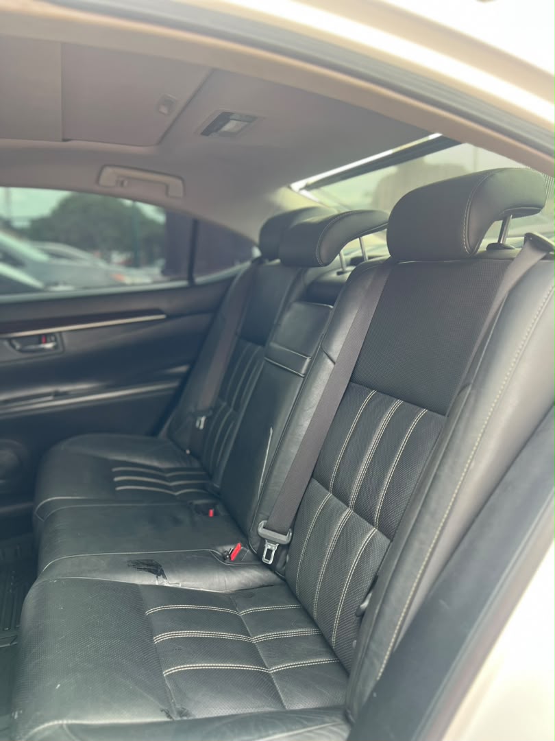 
								Clean Nigerian used 2016 Lexus ES 350. Buy and drive. 📍Abuja 💰₦16.5 Million full									