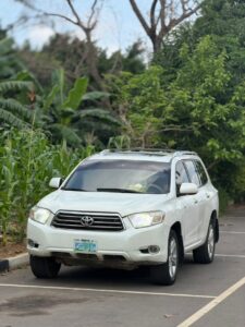 XTREMELY CLEAN PREOWNED 2008 TOYOTA HIGHLANDER LIMITED 🇳🇬  V6 ENGINE, KEYLESS ENTRY AND IGNITION   PRICE: 9.5M  ABUJA DEAL📍  NATIONWIDE DELIVERY 🚚