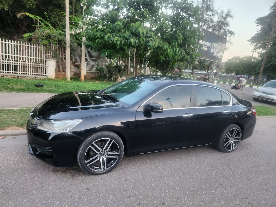 
								Extremely clean Used Honda Accord 2014 EXL fullest option for just 9.7m Abuja full									
