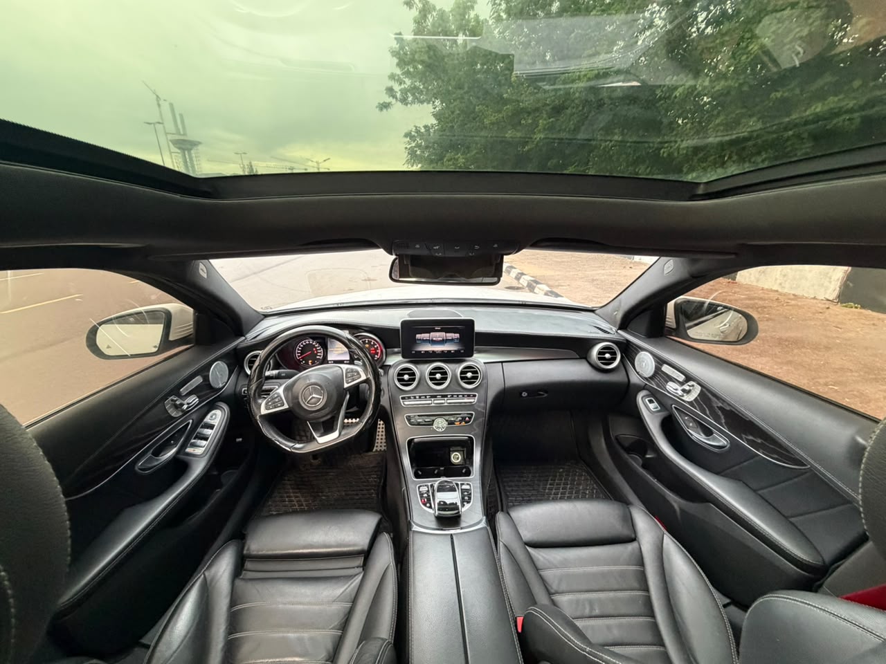 
								neatly used 2016 C450 BENZ AMG delivers, PRICE; 22M OnLy💰, AbuJa LoKaTioN📍 full									
