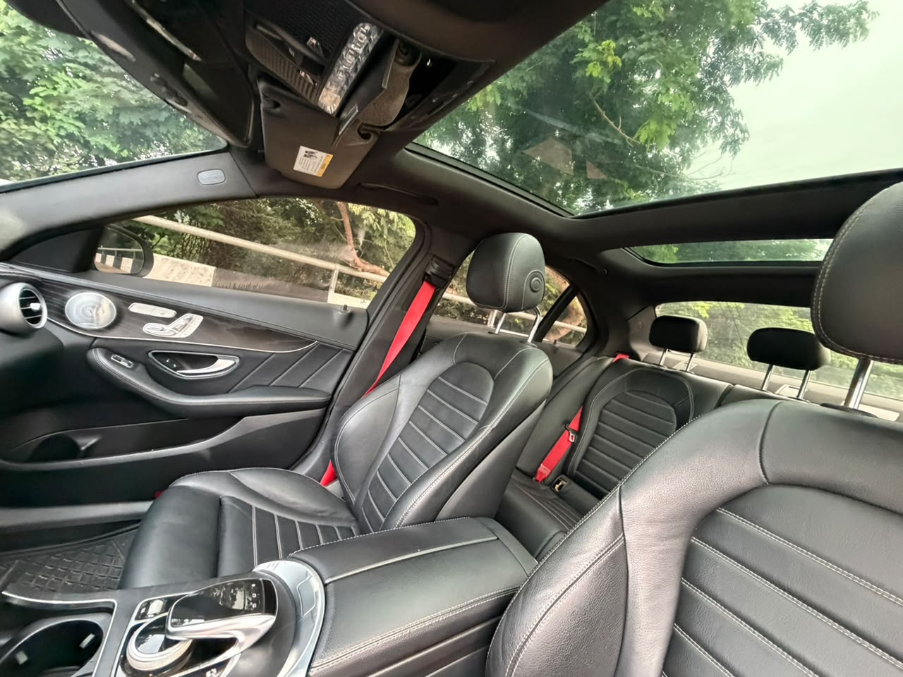 
								neatly used 2016 C450 BENZ AMG delivers, PRICE; 22M OnLy💰, AbuJa LoKaTioN📍 full									