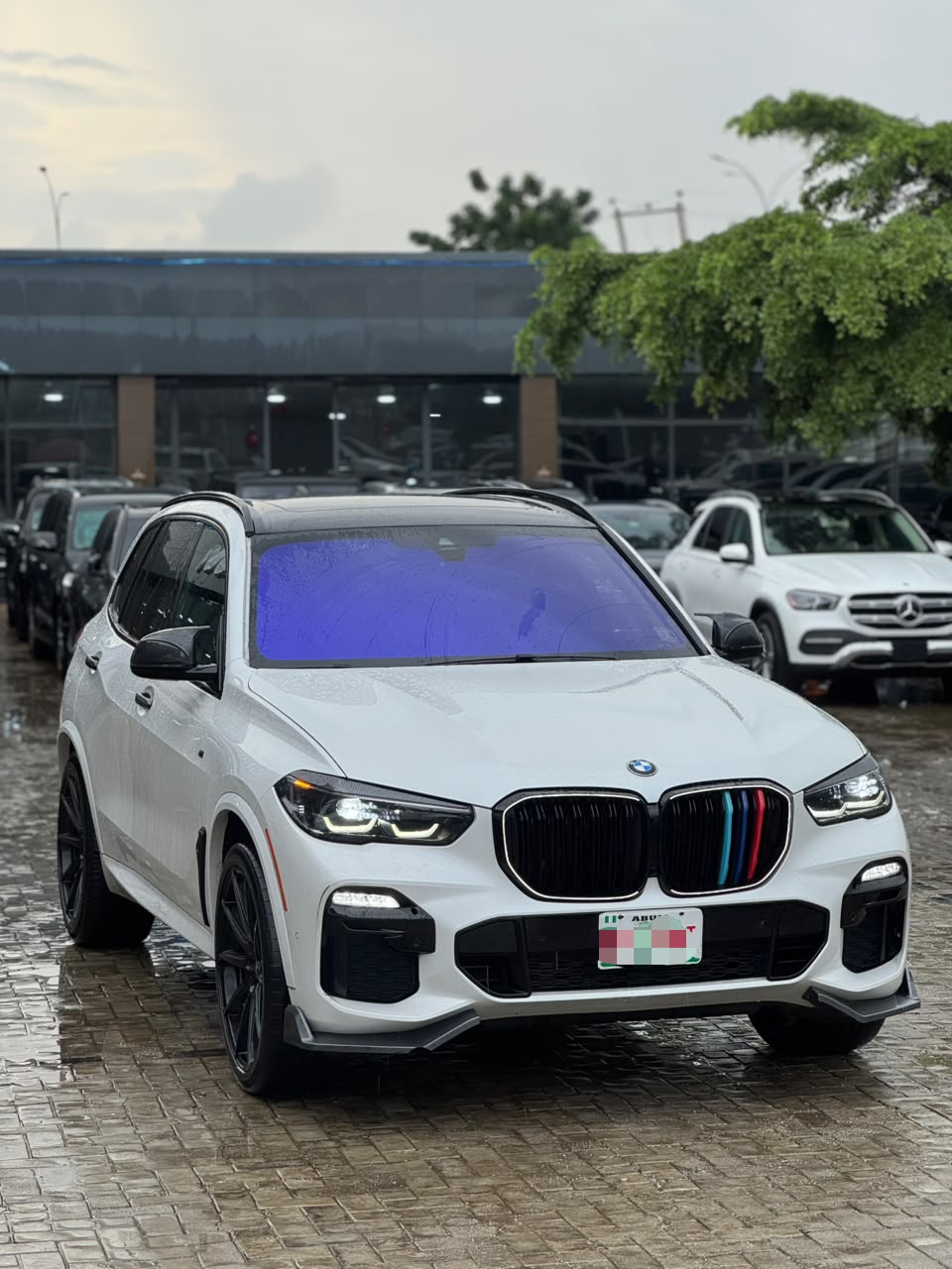 
								Foreign used 2021 BMW X5 competition   With original custom duty Clean black interior  Going for 95m  Abuja deal full									
