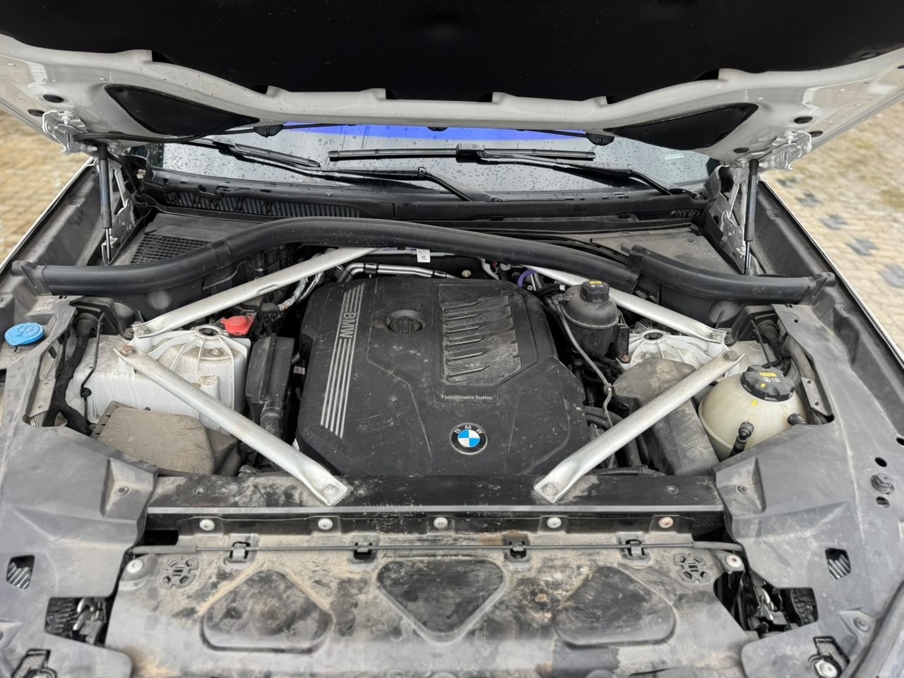 
								Foreign used 2021 BMW X5 competition   With original custom duty Clean black interior  Going for 95m  Abuja deal full									