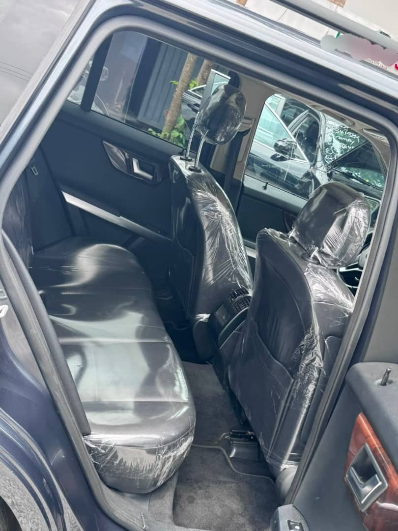
								FOREIGN-USED GLK 2015 with double panoramic keyless with June duty 2026 going for 22million. Abuja! full									