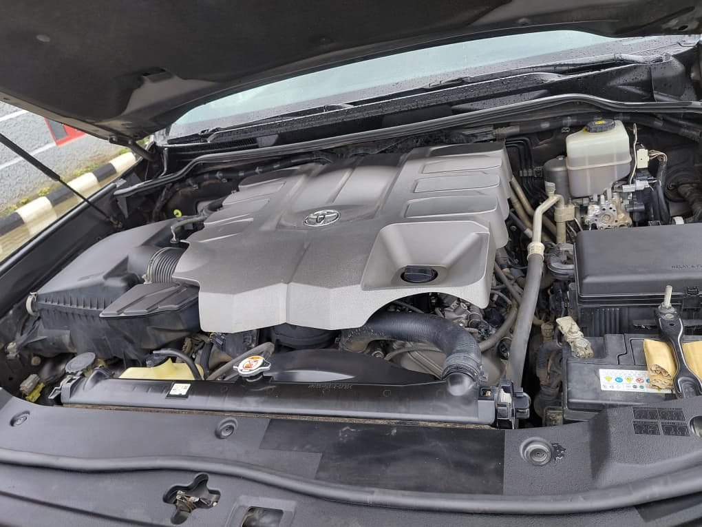
								Owners house deal 2019 Toyota Land Cruiser VX.R V8 engine none upgraded with verified duty Dark grey on black  📍Pkrice N89m Abuja deal full									