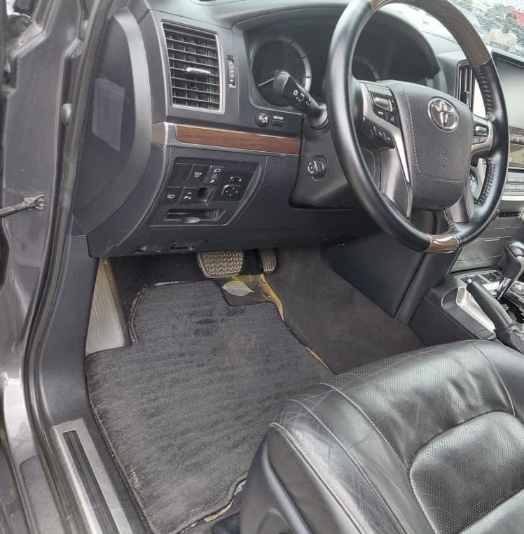 
								Owners house deal 2019 Toyota Land Cruiser VX.R V8 engine none upgraded with verified duty Dark grey on black  📍Pkrice N89m Abuja deal full									