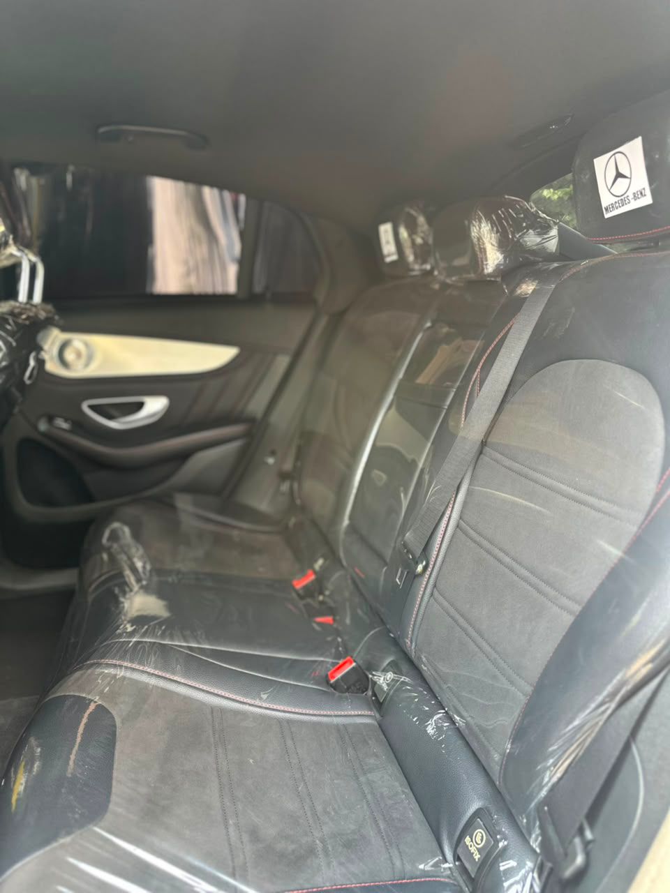 
								GLE350 2016 MODEL WITH ORIGINAL CUSTOM DUTY FULLY PAID FULL OPTION KEYLESS THUMBSTART PANORAMIC ROOF WITH UNTAMPERED ENGINE AND GEAR AC FACTORY FITTED BUY AND DRIVE ABSOLUTELY NOTHING TO FIX  👉30m buyer settle 500k location Abacha road nyanya Abuja deal Car is with me directly full									
