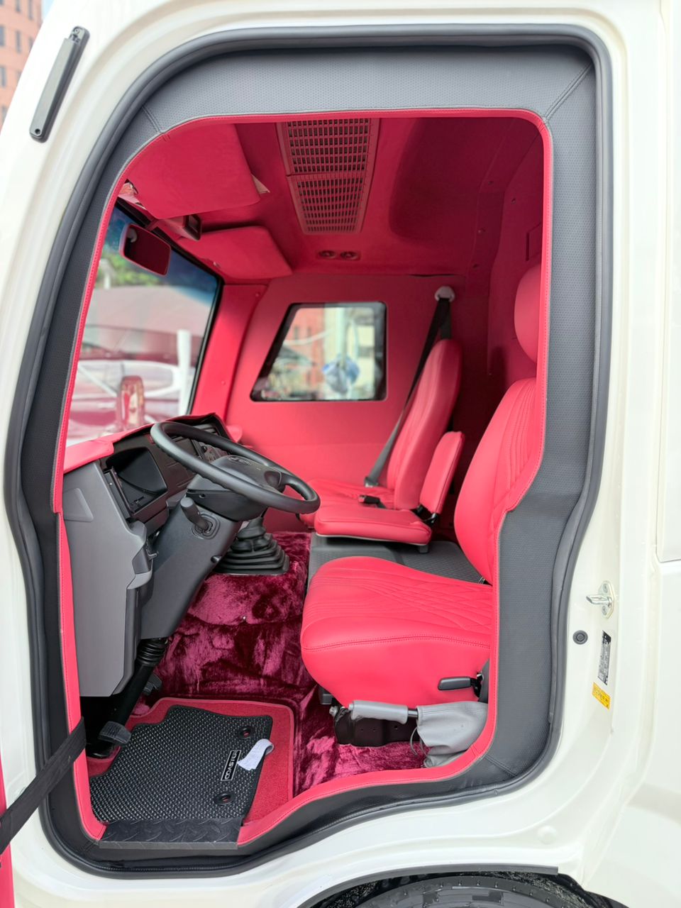 
								2025 Coaster buse BULLETPROOF VIP sitting arrangements PETROL ENGINE 📍Pkrice N630M  Abuja deal full									