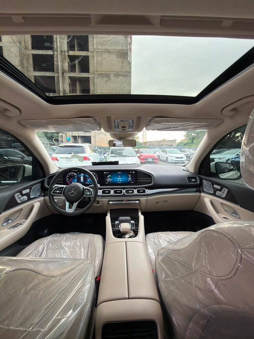 
								Good Deal‼️ Foreign Used Mercedes Benz GLE350 Year: 2020 Custom Duty: Paid Price: N73M ONLY Location: Abuja full									