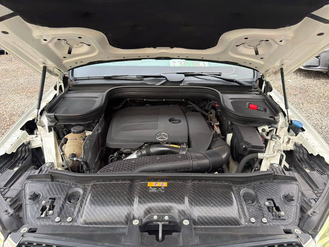 
								Good Deal‼️ Foreign Used Mercedes Benz GLE350 Year: 2020 Custom Duty: Paid Price: N73M ONLY Location: Abuja full									