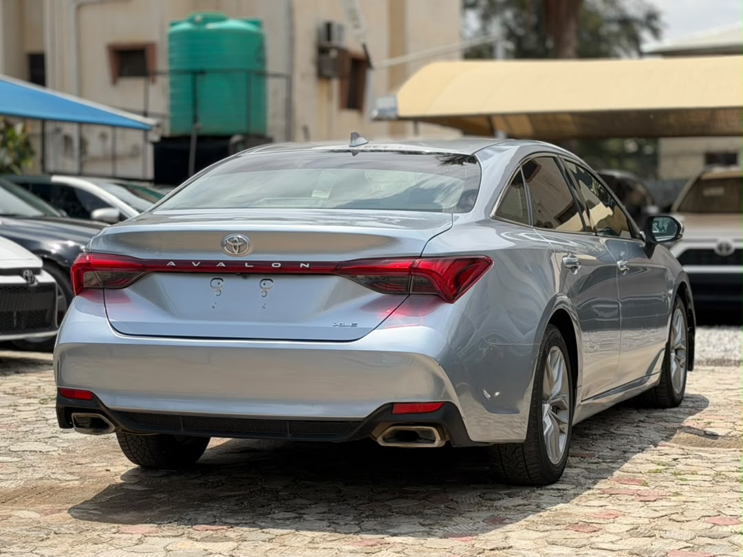 
								CLEAN FOREIGN USED 2019 TOYOTA AVALON IN PRISTINE CONDITION  PRICE: 36M full									