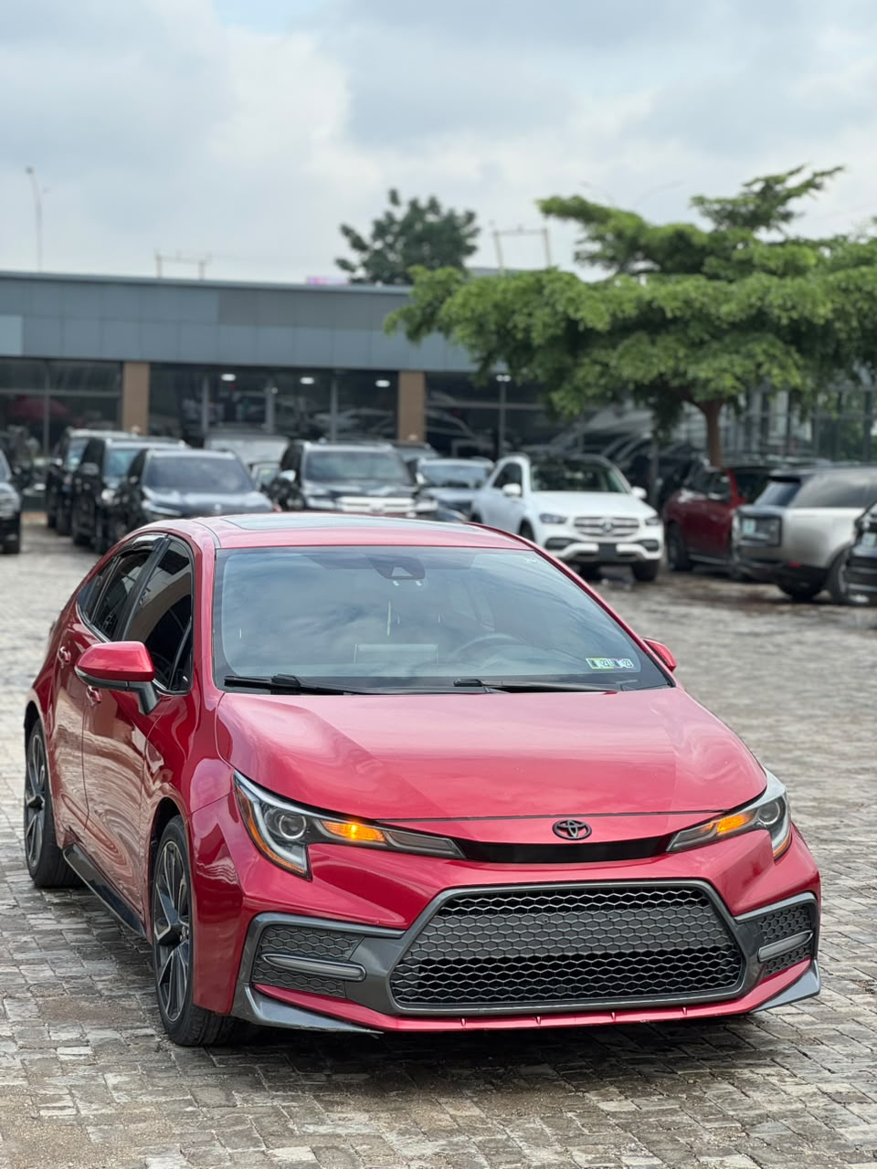 
								Foreign used 2019 Toyota Corolla SE  Low mileage  Clean interior  Going for 21m  Fullest option  Thumb start  Sun roof Abuja deal full									