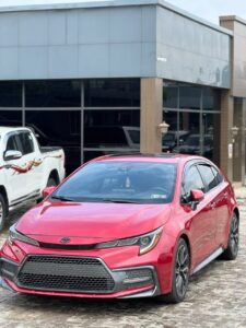 Foreign used 2019 Toyota Corolla SE  Low mileage  Clean interior  Going for 21m  Fullest option  Thumb start  Sun roof Abuja deal