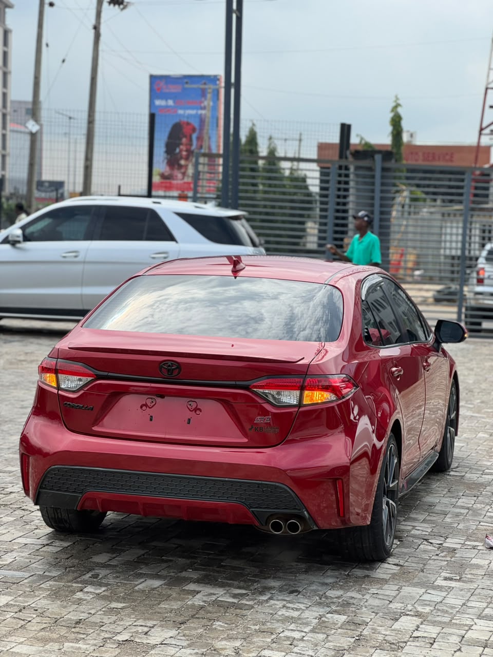 
								Foreign used 2019 Toyota Corolla SE  Low mileage  Clean interior  Going for 21m  Fullest option  Thumb start  Sun roof Abuja deal full									