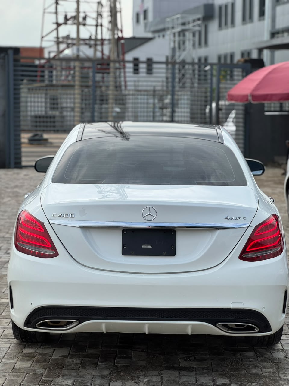 
								Foreign used 2016 Mercedes Benz C400  Black interior  Full pano roof  Thumb start  Low mileage  Going for 35m  Abuja deal full									