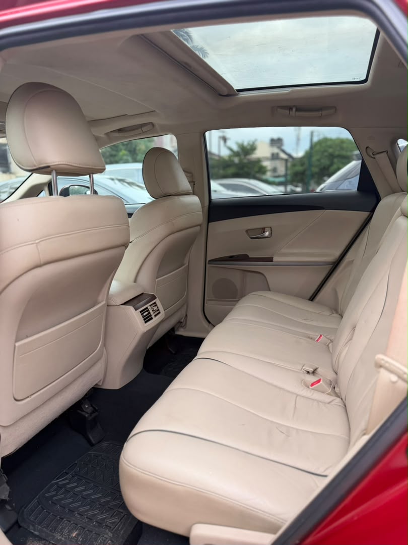 
								CLEAN FOREIGN USED 2010 TOYOTA VENZA  PRICE: 18M full									