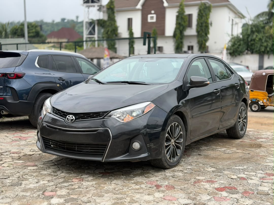 
								BELGIUM GRADE 2016 TOYOTA COROLLA SPORT IN PRISTINE CONDITION  PRICE: 10.5M NET full									