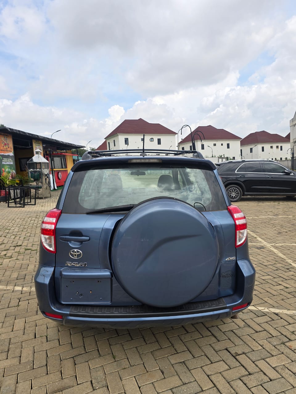 
								Extremely clean Direct Belgium 🇧🇪 Accidents free Toyota Rav4 2011 with untermperd system and original duty  11.5m abujadeal full									