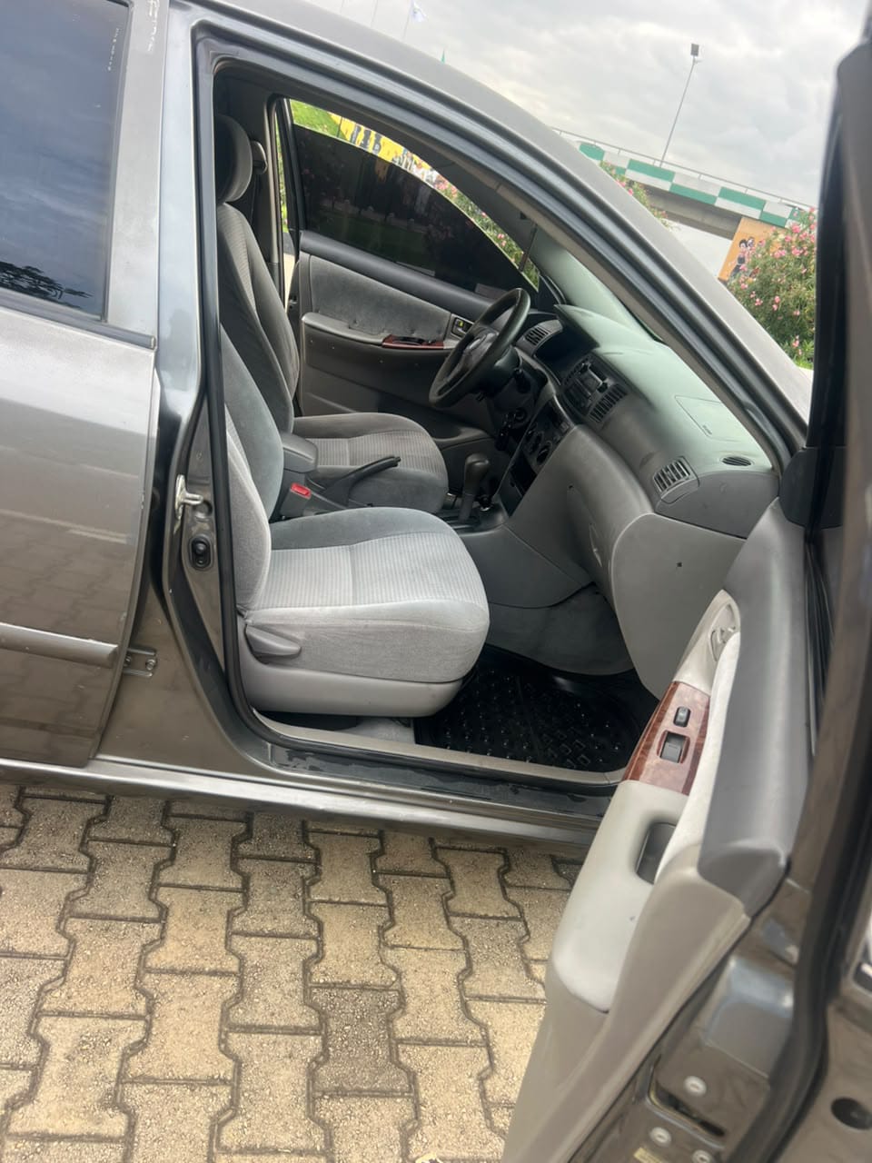 
								BELGIUM STANDERD TOYOTA COROLLA 2006 MODEL USED TEMOSTART INTACT INDOMI INTACT, FACTRY FOLLOW COME AC UNTEMPERD ENGINE AND GEAR GOING FOR 6.1m ABUJA DEAL full									