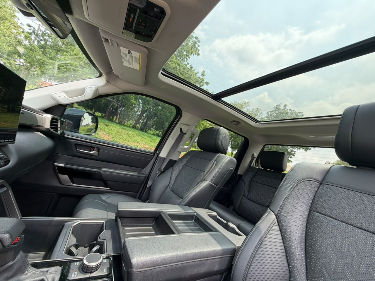 
								Power. Luxury. Reliability.  Looking for a pickup that stands out?   This foreign-used 2024 Toyota Tundra delivers bold styling, exceptional performance, and premium comfort   PRICE; 130M OnLy💰   Whether for business, family, or executive use, the 2024 Tundra is built to perform and designed to impress  AbuJa LoKaTioN📍 full									
