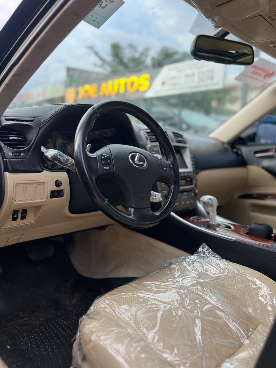 
								2008 IS250 upgraded to 2020. Direct Belgium 🇧🇪  Buy and drive. 📍Abuja 💰12.5M full									