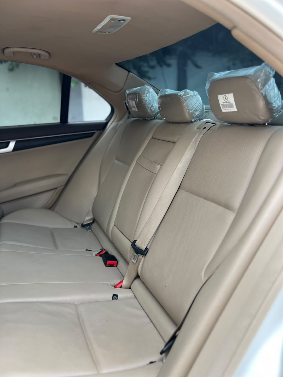 
								2013 C300  Direct Belgium 🇧🇪  Buy and drive 📍Abuja 💰13.5M full									
