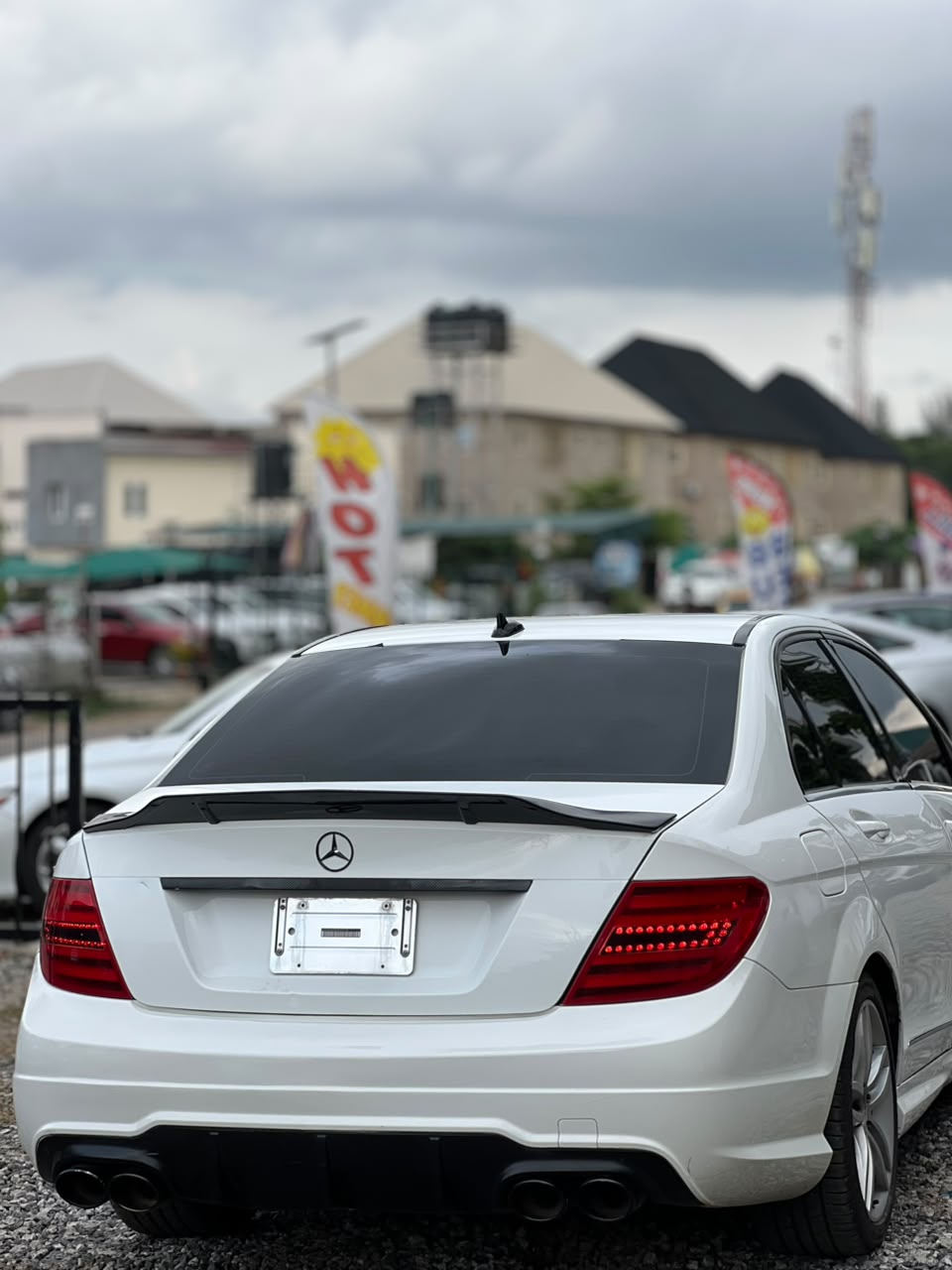 
								2013 C300  Direct Belgium 🇧🇪  Buy and drive 📍Abuja 💰13.5M full									