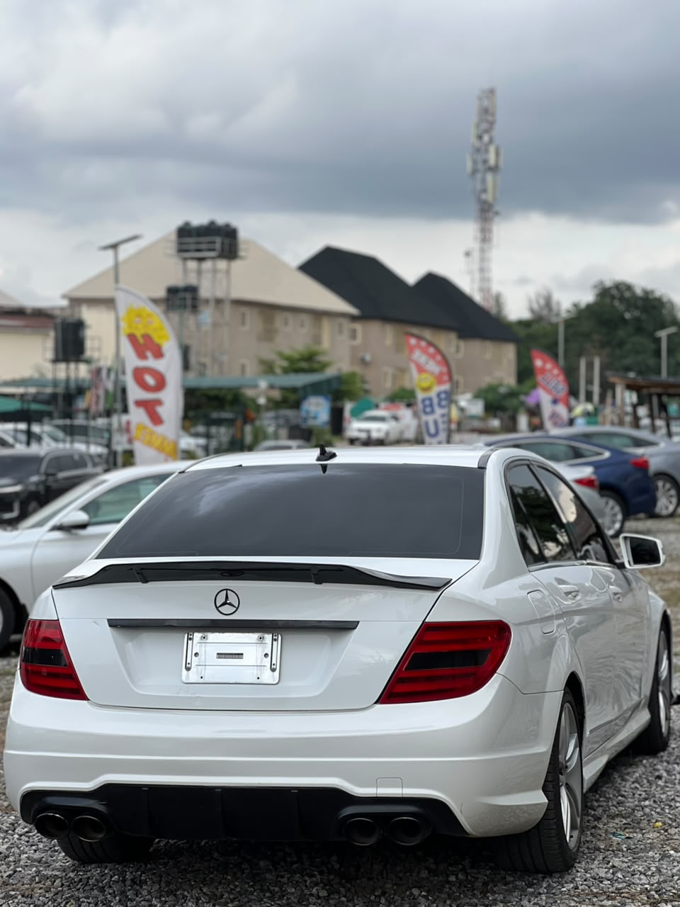 
								2013 C300  Direct Belgium 🇧🇪  Buy and drive 📍Abuja 💰13.5M full									