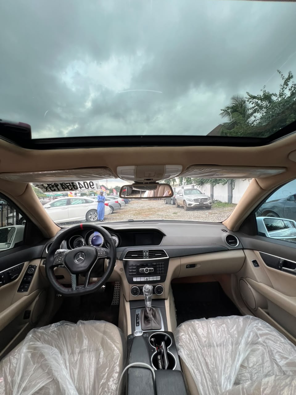 
								2013 C300  Direct Belgium 🇧🇪  Buy and drive 📍Abuja 💰13.5M full									