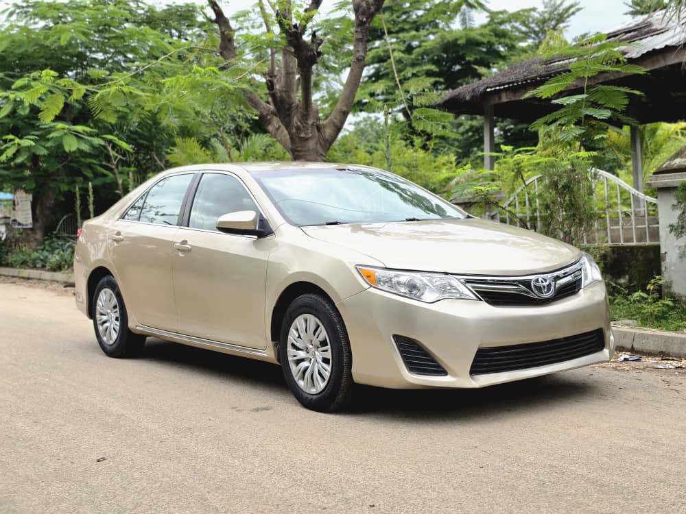 
								Lastest Arrival: Extremely clean foreign used 2013 Toyota Camry LE first body pan with recent 2026 Duty, going for just 12.8m 200k Sambo. Abujadeal full									